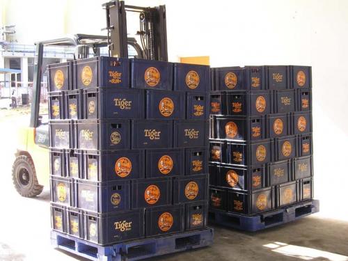 飲料産業におけるダブルサイドシフターの使用