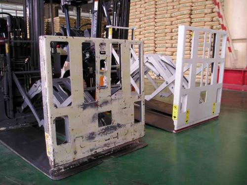 セメントでのForklfitプルプッシュアタッチメントの使用